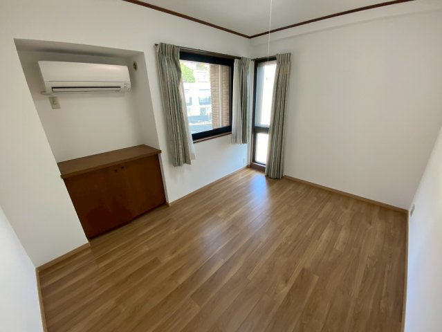 ペアドルチェ六甲の居間・リビング