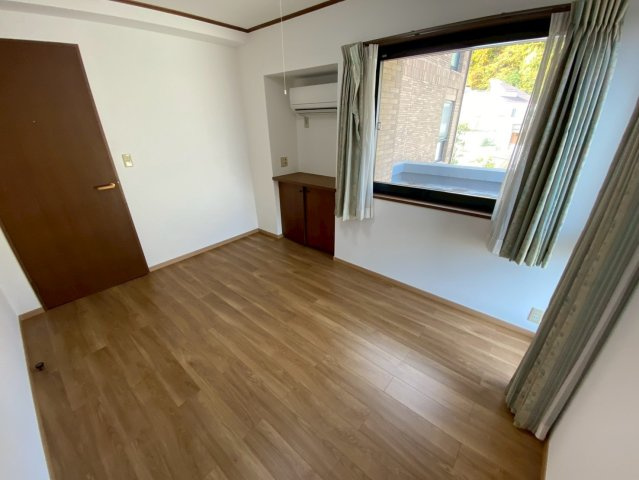 ペアドルチェ六甲の居間・リビング