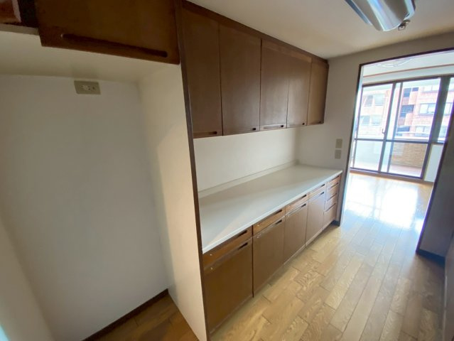 ペアドルチェ六甲の居間・リビング