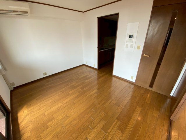 ペアドルチェ六甲の居間・リビング