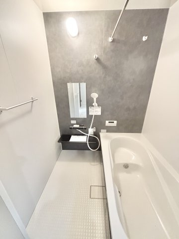 【仲介手数料無料／あま市】リーブルファイン　あま市七宝町川部第5　全3棟　新築戸建　2号棟の浴室
