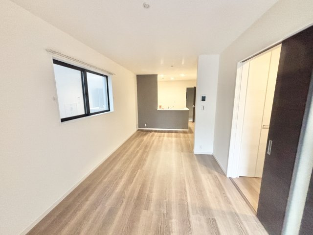 【仲介手数料無料／あま市】リーブルファイン　あま市七宝町川部第5　全3棟　新築戸建　2号棟の居間・リビング