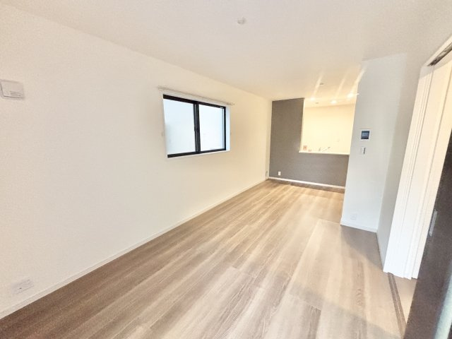 【仲介手数料無料／あま市】リーブルファイン　あま市七宝町川部第5　全3棟　新築戸建　2号棟の居間・リビング