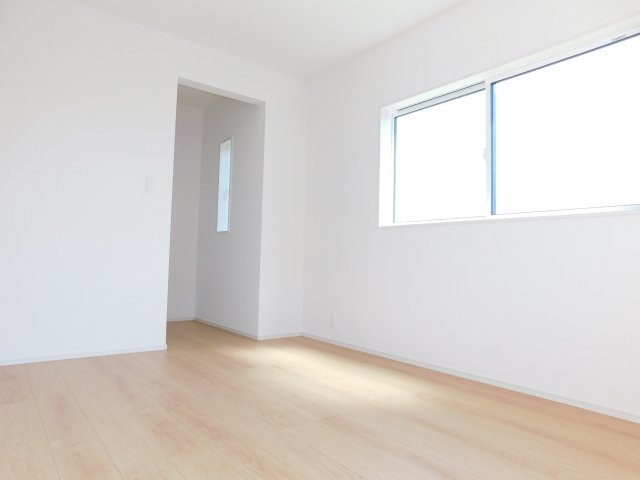 愛西市北一色町証文の新築一戸建の洋室|◇洋室◇　　南面で明るい洋室６．０帖　ウォークインクローゼット完備！　