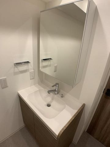 グランカーサ日暮里の洗面所