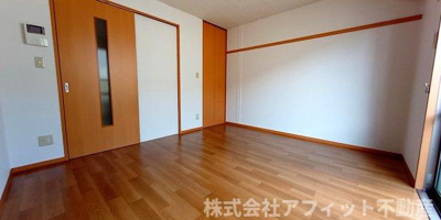 【居間・リビング】 | バーミリオン沖野上 | 洋室7帖