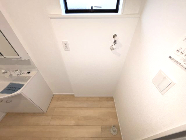 クレイドルガーデン西垣生第2-2号棟　新築分譲住宅(全2棟)のランドリースペース
