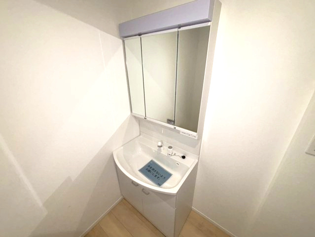 クレイドルガーデン西垣生第2-2号棟　新築分譲住宅(全2棟)の独立洗面台