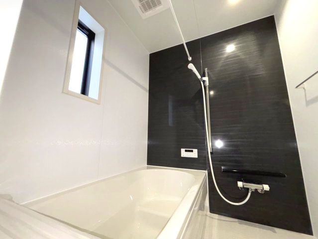 クレイドルガーデン西垣生第2-2号棟　新築分譲住宅(全2棟)の浴室