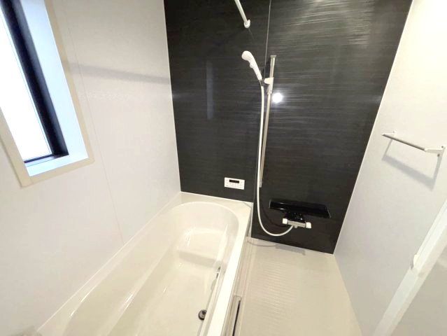 クレイドルガーデン西垣生第2-2号棟　新築分譲住宅(全2棟)の浴室