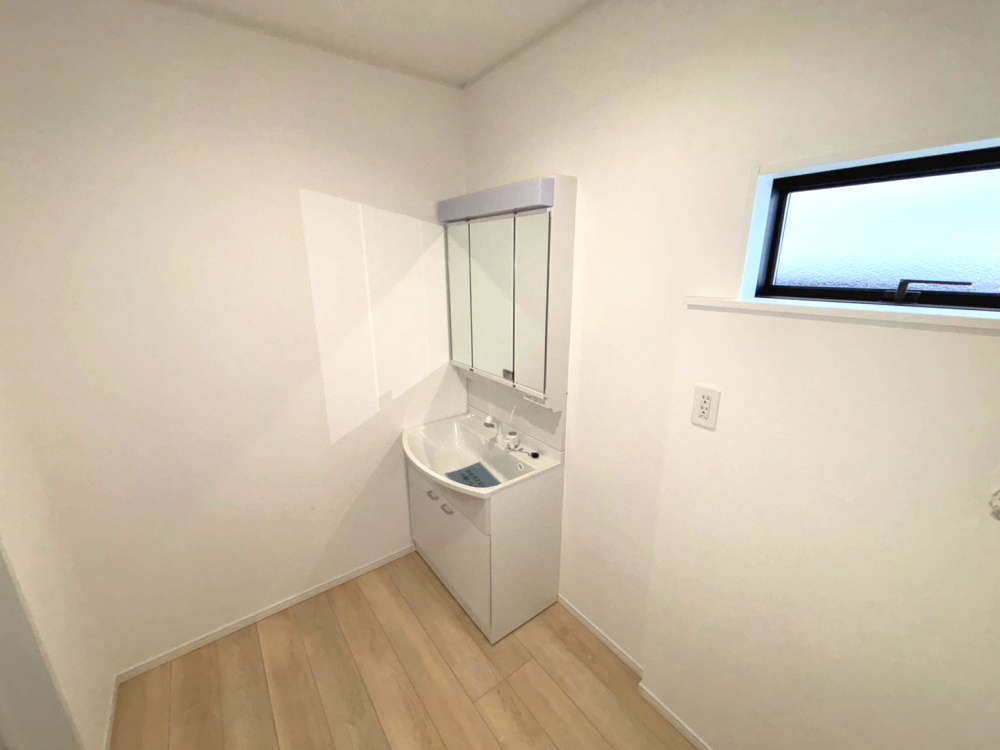 クレイドルガーデン西垣生第2-2号棟　新築分譲住宅(全2棟)のランドリースペース