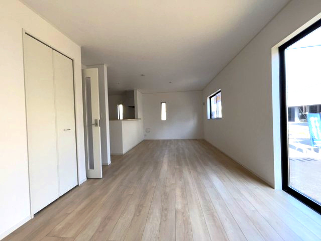 クレイドルガーデン西垣生第2-2号棟　新築分譲住宅(全2棟)の居間・リビング|使いやすい居間です