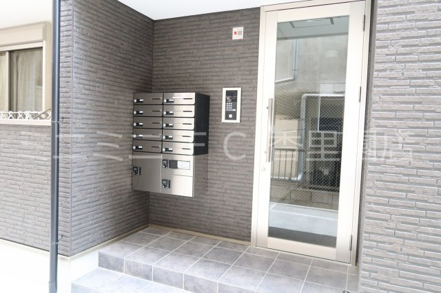 プレゾンのエントランス|オートロック付き