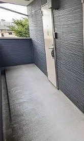 アーバンブルー高砂のエントランス