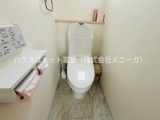 七栄　中古戸建（２０２２年築）のトイレ|1F