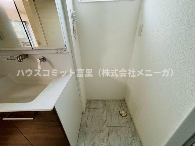 七栄　中古戸建（２０２２年築）のランドリースペース