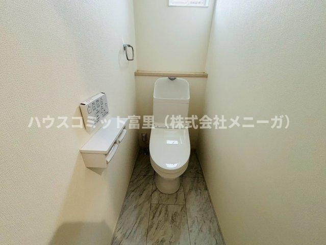 七栄　中古戸建（２０２２年築）のトイレ