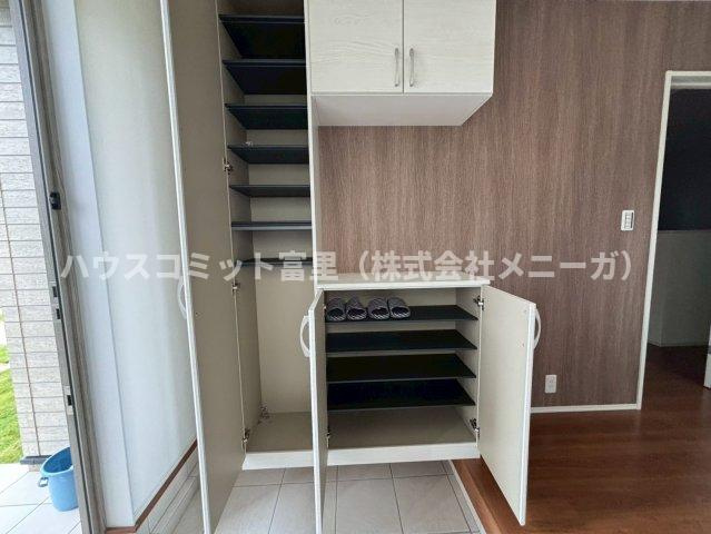七栄　中古戸建（２０２２年築）の収納