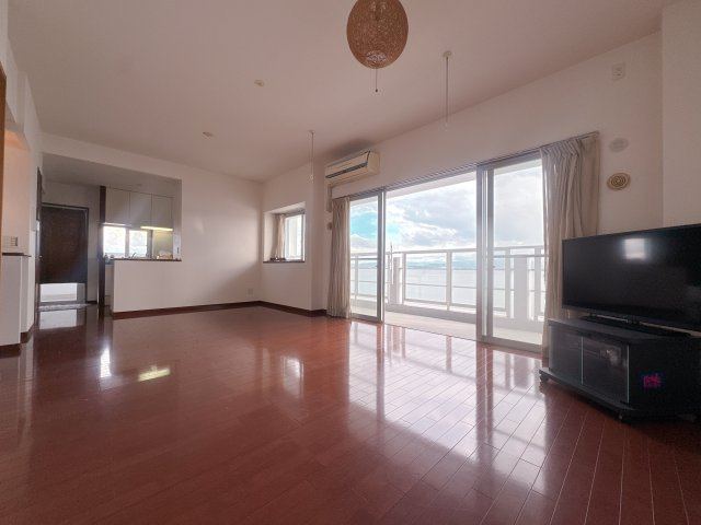 【居間・リビング】 | アンピール海の中道アクアヴィラⅡ