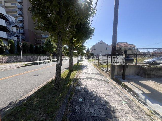 津田元町3丁目　中古一戸建ての前面道路含む現地写真|■物件内覧・資金計画相談・住宅ローン相談、リフォーム相談、お問合せ受付中■
※当日・翌日のご内覧、ご相談はお電話でのお問合せがスムーズです！