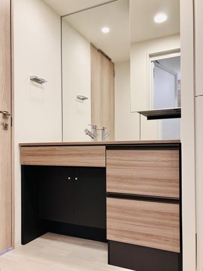 【洗面所】 | Ｂｒｉｌｌｉａ南浦和 | ゆったりとスペースのある洗面所