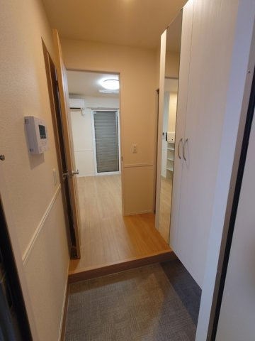 トレンタ氷室の玄関