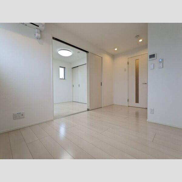 ラヴィエルジュ　名古屋市賃貸　仲介手数料無料の居間・リビング