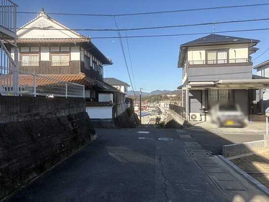【前面道路含む現地写真】