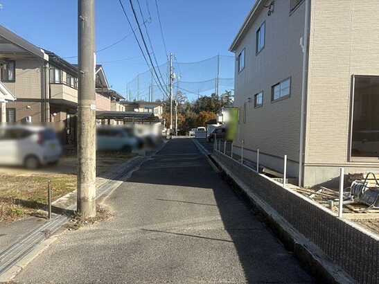 【前面道路含む現地写真】