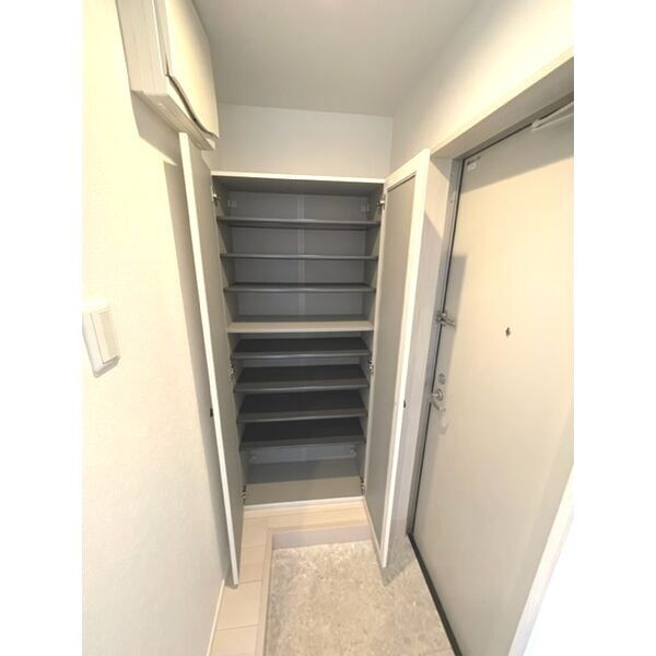 ルナソル　名古屋市賃貸　仲介手数料無料の玄関