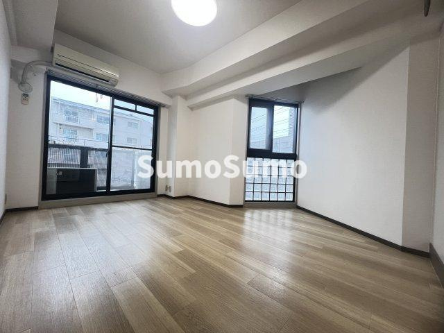 ロマネスク御影の居間・リビング