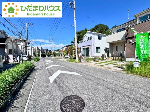 野田市光葉町2丁目　中古戸建　平成23年築の前面道路含む現地写真