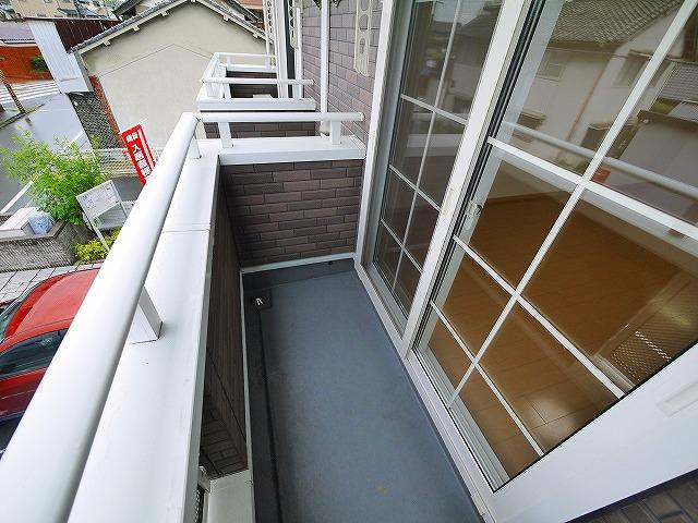 カルムメゾン（大和郡山市）のバルコニー|開放的で明るい空間を演出してくれるバルコニーです
