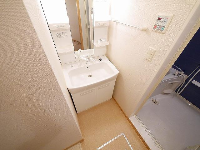 カルムメゾン（大和郡山市）の洗面所|コンパクトで使いやすい洗面所