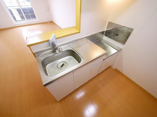 カルムメゾン（大和郡山市）のキッチン|コンパクトなキッチンで掃除もラクラク