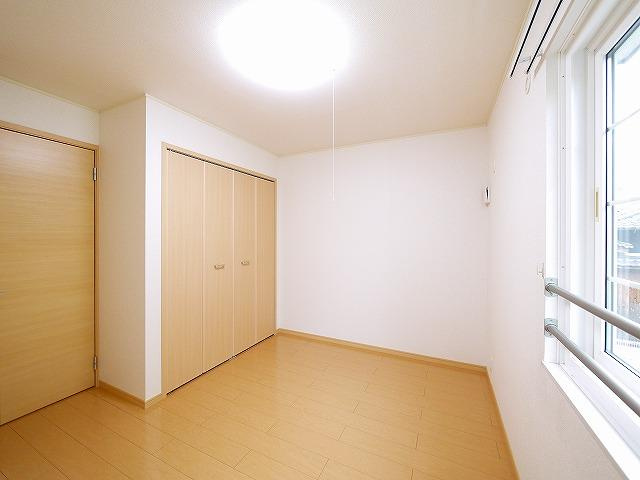 カルムメゾン（大和郡山市）の洋室|明るい洋室です
