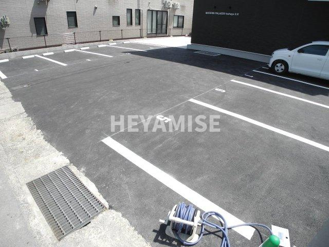 MODERN PALAZZO Isahaya S.R.の駐車場