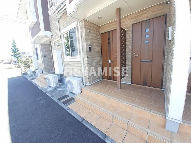 エミネント松山Aの玄関