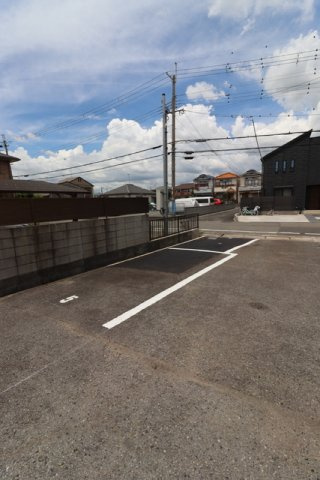 MISTRAL神戸西の駐車場