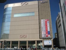 ユニクロ北千住マルイ店まで507m