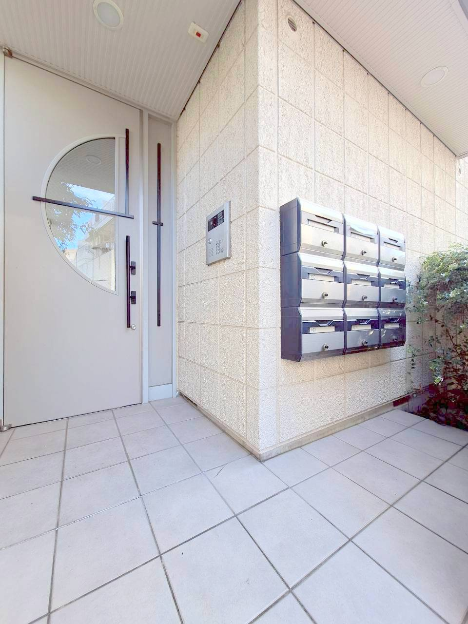 サンハイツ北沢のエントランス