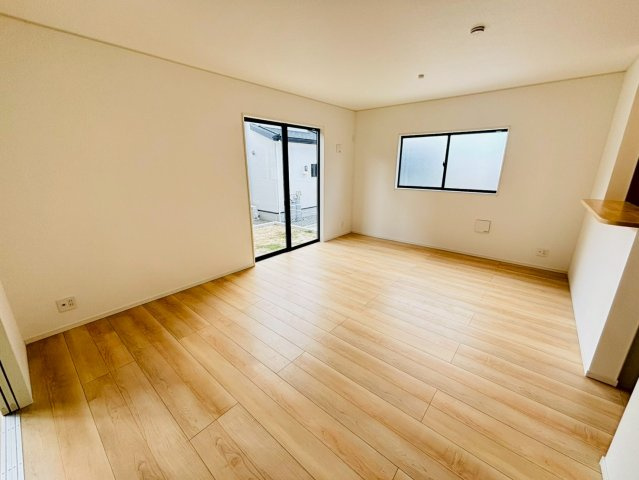 クレイドルガーデン／南区八分寺町第14／１号棟の居間・リビング