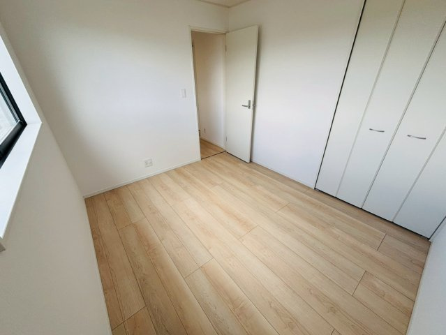 クレイドルガーデン／南区八分寺町第14／１号棟の洋室