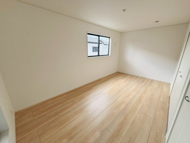 クレイドルガーデン／南区八分寺町第14／１号棟の洋室