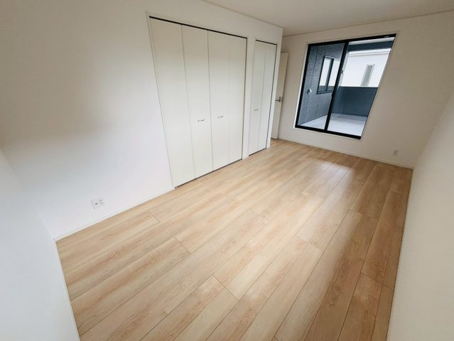 クレイドルガーデン／南区八分寺町第14／１号棟の洋室