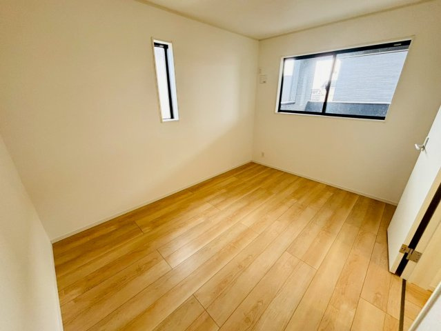 クレイドルガーデン／南区八分寺町第14／１号棟の洋室