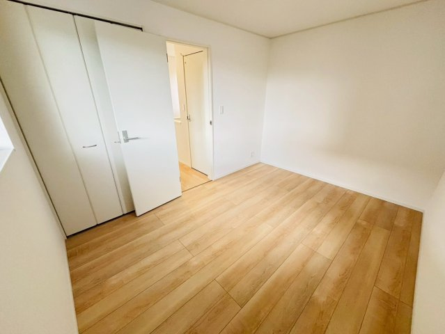 クレイドルガーデン／南区八分寺町第14／１号棟の洋室