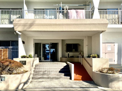 【エントランス】 | ネオコーポ亀有 | 【エントランス】マンションのエントランスは、その物件の印象を決める、顔とも言える場所です。毎日通る場所ですからきれいなのが良いです。