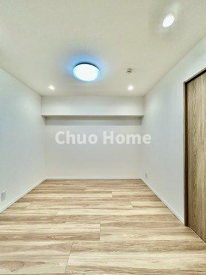 【子供部屋】 | ネオコーポ亀有 | 【子供部屋】お子様を持つ家庭の約6割が「家族や子どものため」に購入を希望。入学後の転校を避け、広い空間でのびのび育てたいなどの親心が、家探しのきっかけになっているようです。