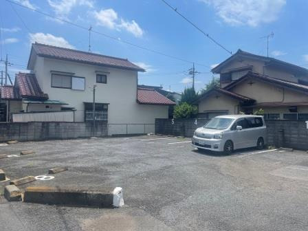 ひまわりハイツの駐車場